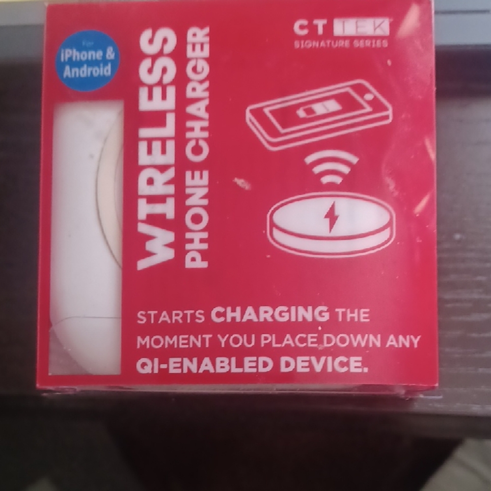 CTEK Wireless Phone Charger